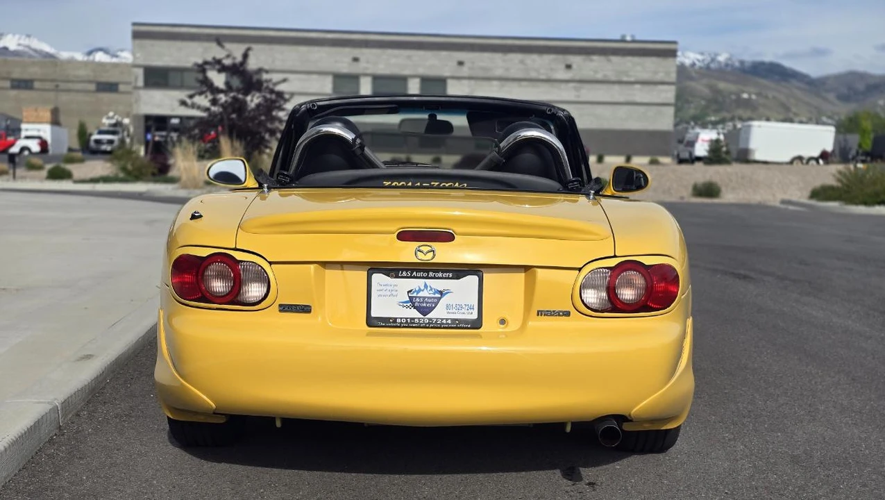 2002 Mazda NB MX-5 Miata - Image 6 of 17