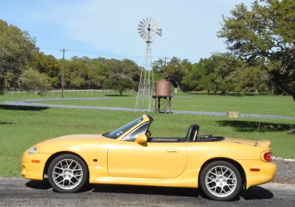 2002 Mazda NB MX-5 Miata - Image 2 of 31