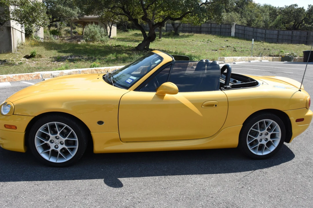 2002 Mazda NB MX-5 Miata - Image 4 of 31