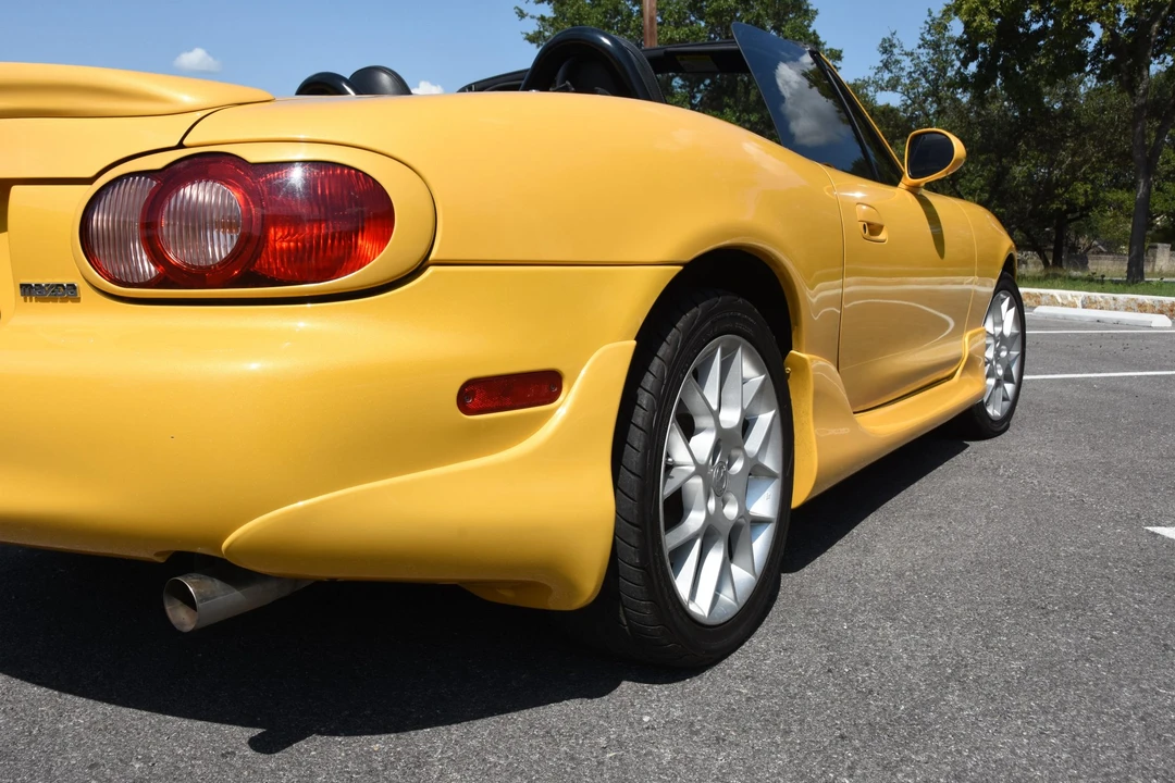 2002 Mazda NB MX-5 Miata - Image 19 of 31