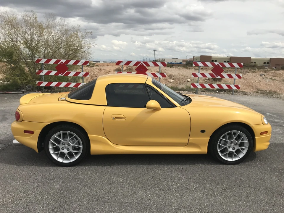 2002 Mazda NB MX-5 Miata - Image 4 of 31