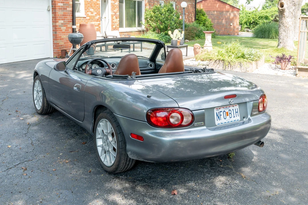 2002 Mazda NB MX-5 Miata - Image 4 of 31