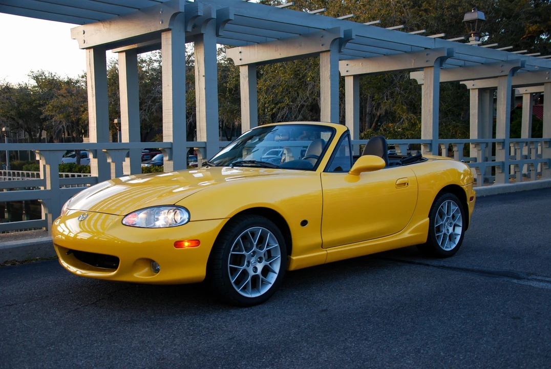 2002 Mazda NB MX-5 Miata - Image 2 of 31