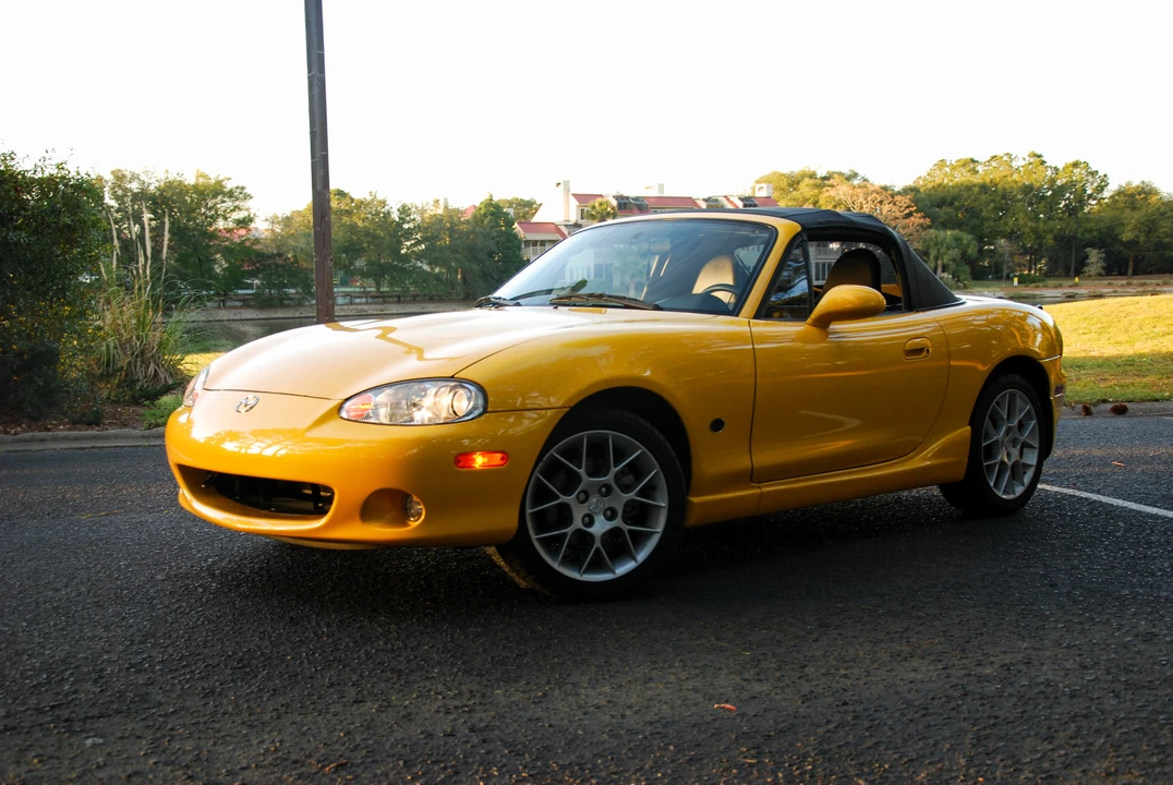 2002 Mazda NB MX-5 Miata - Image 3 of 31