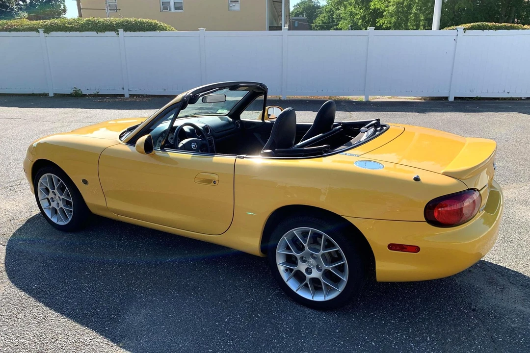 2002 Mazda NB MX-5 Miata - Image 4 of 31