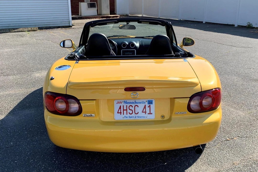 2002 Mazda NB MX-5 Miata - Image 5 of 31
