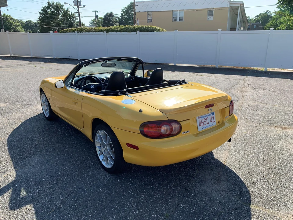 2002 Mazda NB MX-5 Miata - Image 9 of 31