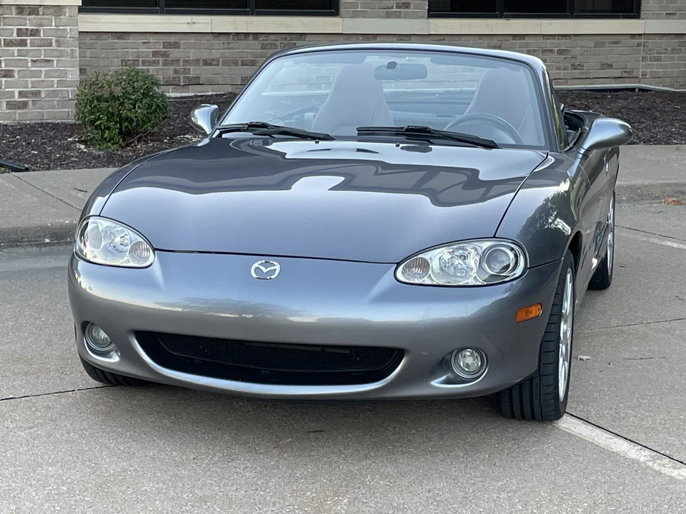 2002 Mazda NB MX-5 Miata - Image 2 of 31