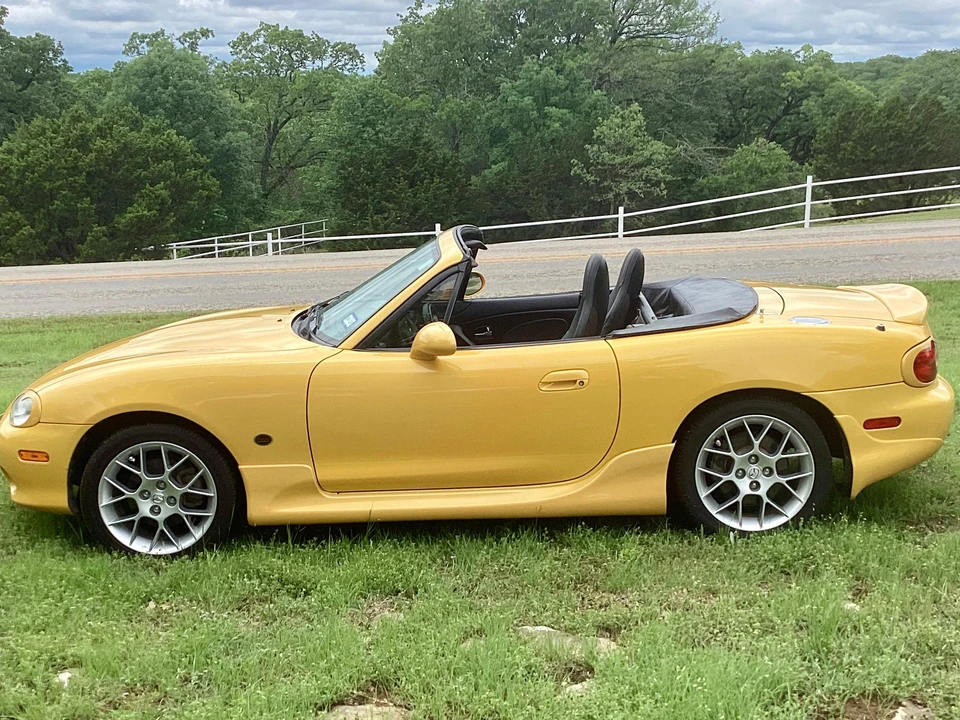 2002 Mazda NB MX-5 Miata - Image 8 of 31