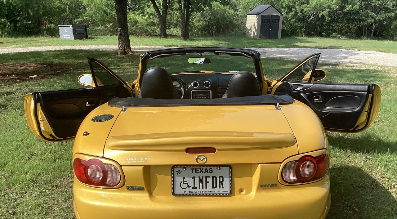 2002 Mazda NB MX-5 Miata - Image 11 of 31