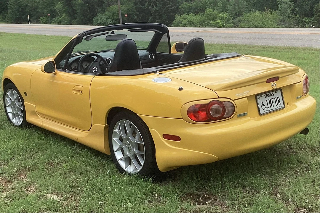2002 Mazda NB MX-5 Miata - Image 4 of 31