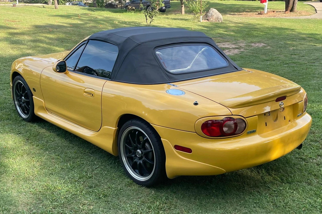 2002 Mazda NB MX-5 Miata - Image 4 of 31