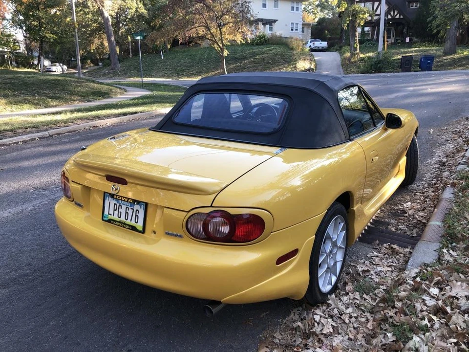2002 Mazda NB MX-5 Miata - Image 10 of 31