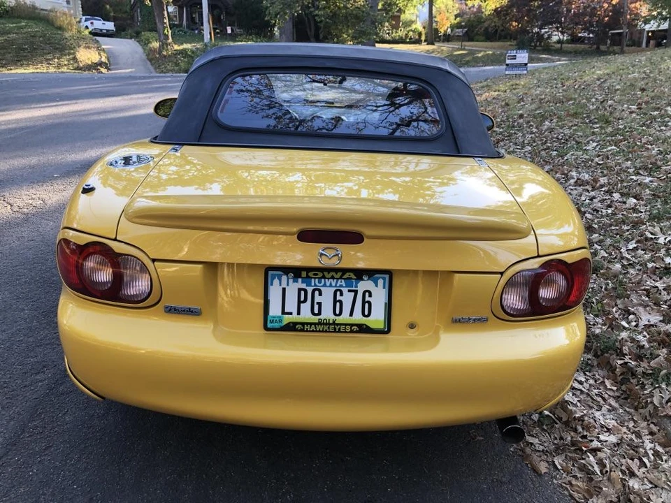 2002 Mazda NB MX-5 Miata - Image 9 of 31