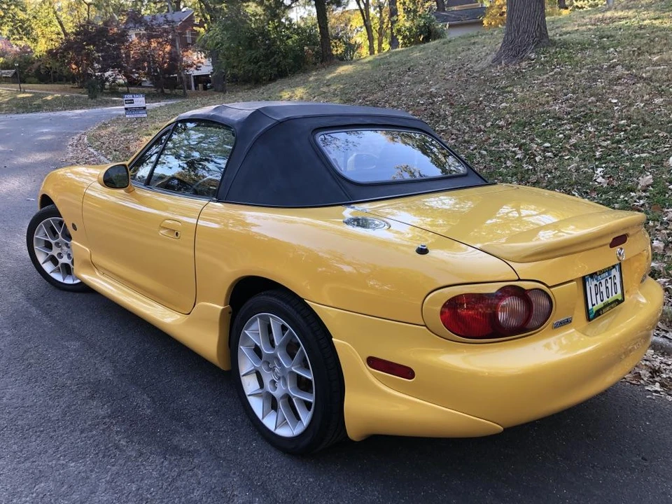 2002 Mazda NB MX-5 Miata - Image 8 of 31