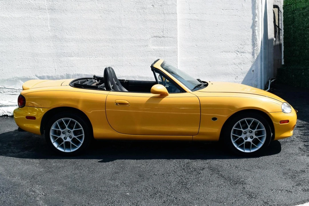 2002 Mazda NB MX-5 Miata - Image 3 of 31