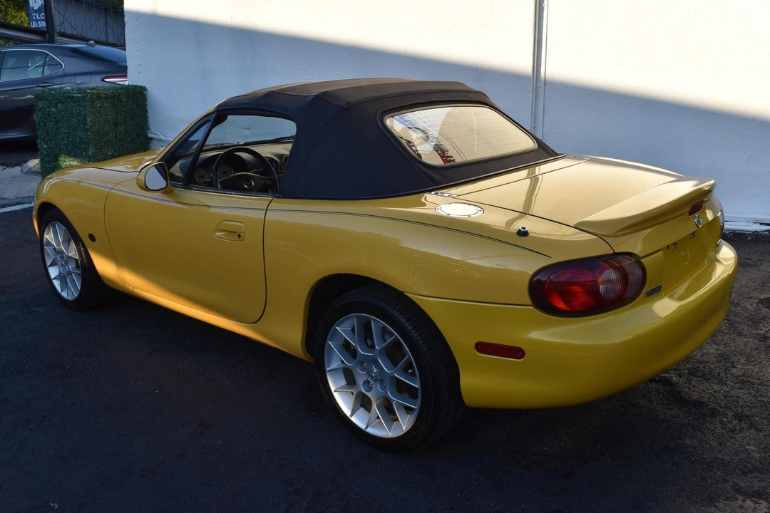 2002 Mazda NB MX-5 Miata - Image 4 of 31