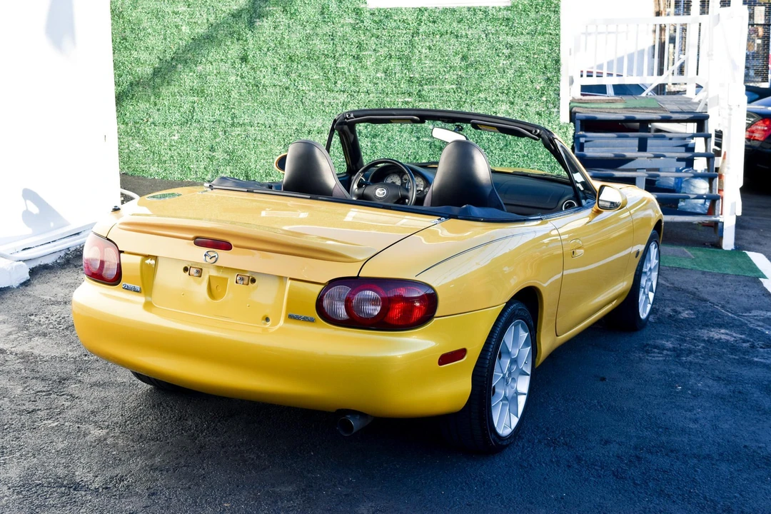 2002 Mazda NB MX-5 Miata - Image 28 of 31
