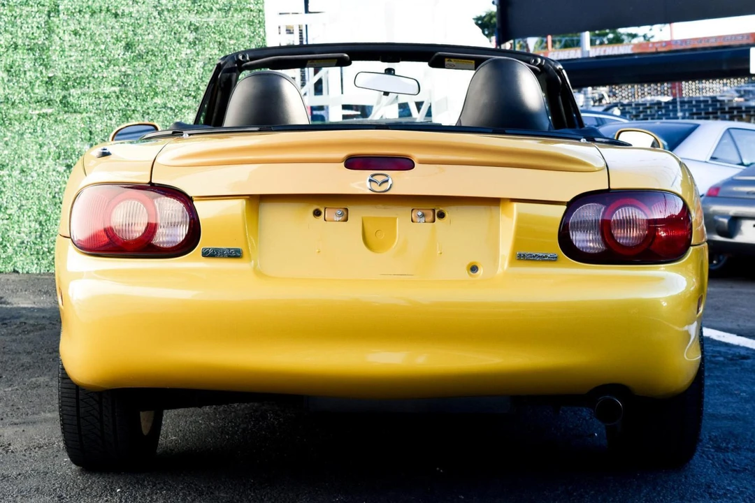 2002 Mazda NB MX-5 Miata - Image 5 of 31