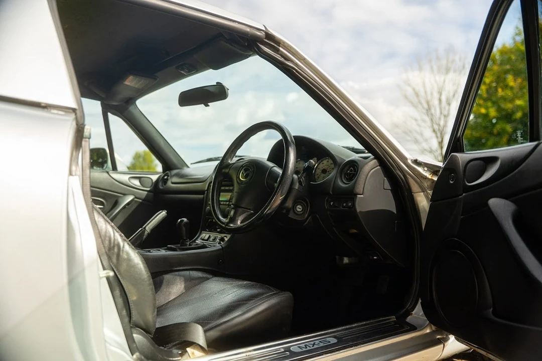 2002 Mazda NB MX-5 Miata - Image 28 of 30