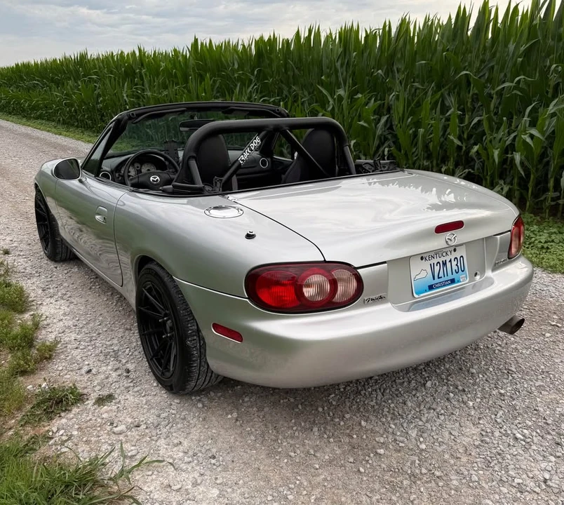 2002 Mazda NB MX-5 Miata - Image 8 of 15