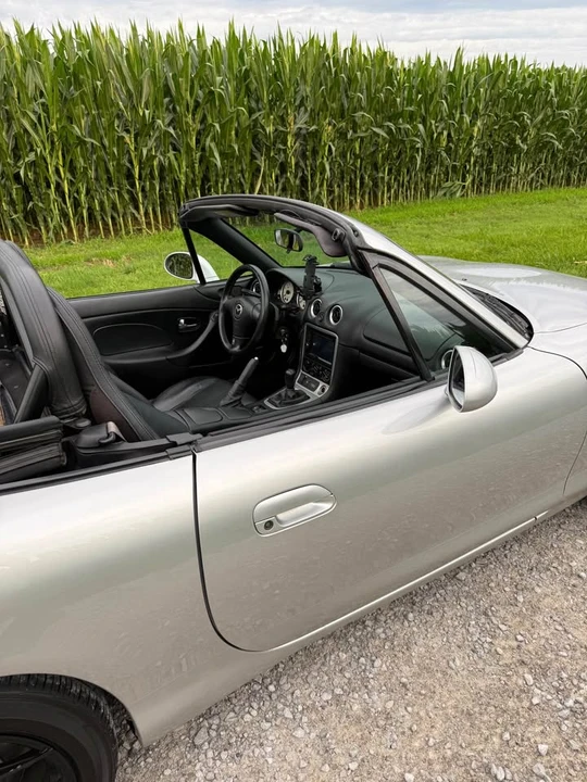 2002 Mazda NB MX-5 Miata - Image 6 of 15