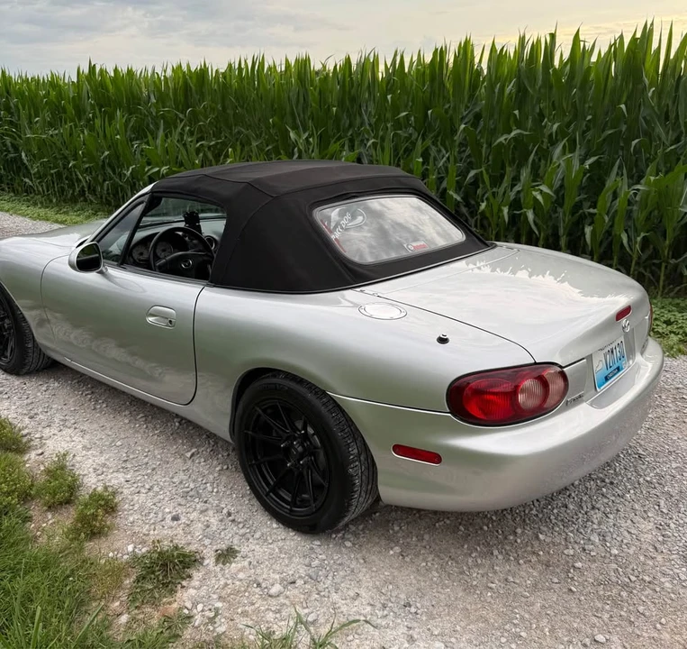 2002 Mazda NB MX-5 Miata - Image 4 of 15
