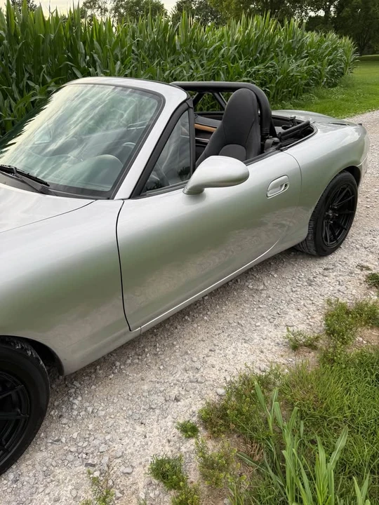 2002 Mazda NB MX-5 Miata - Image 3 of 15