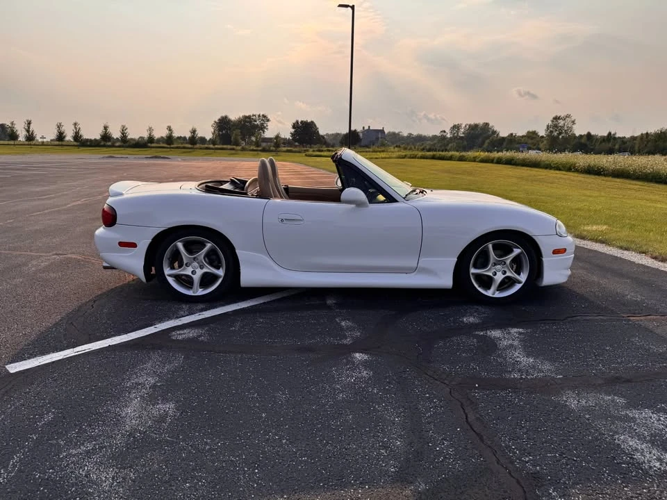 2002 Mazda NB MX-5 Miata - Image 7 of 19