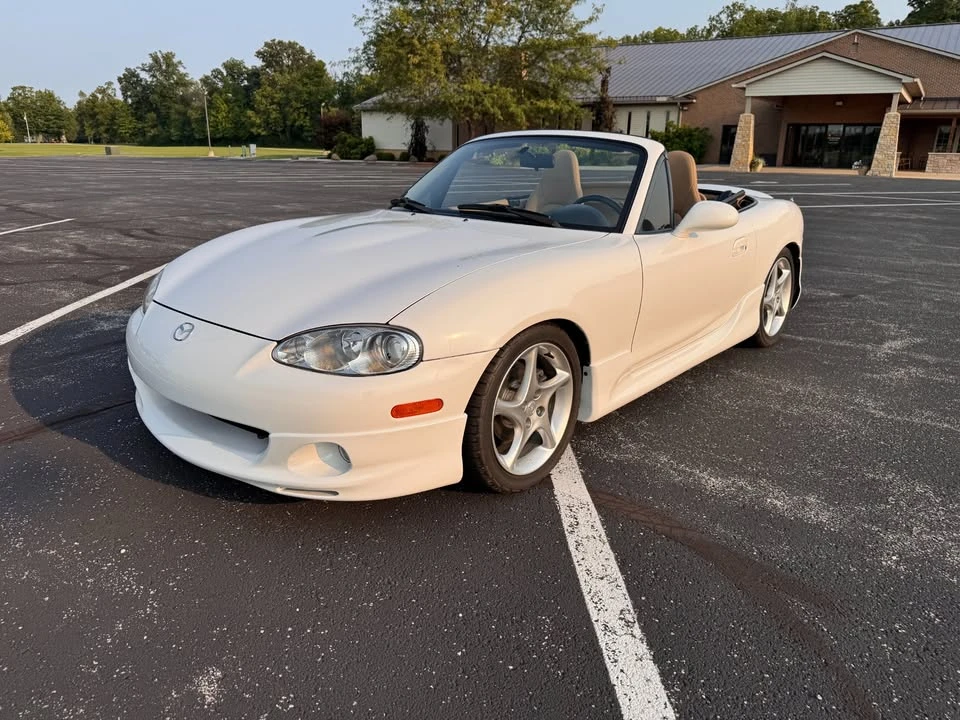 2002 Mazda NB MX-5 Miata - Image 2 of 19