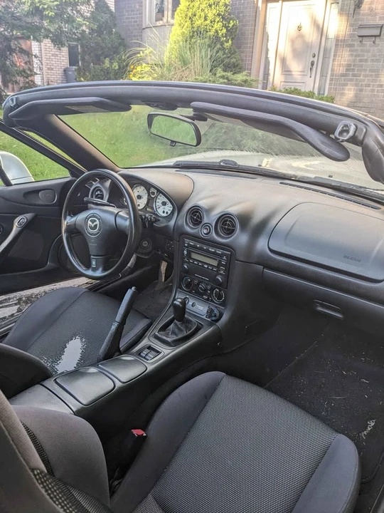 2002 Mazda NB MX-5 Miata - Image 6 of 15