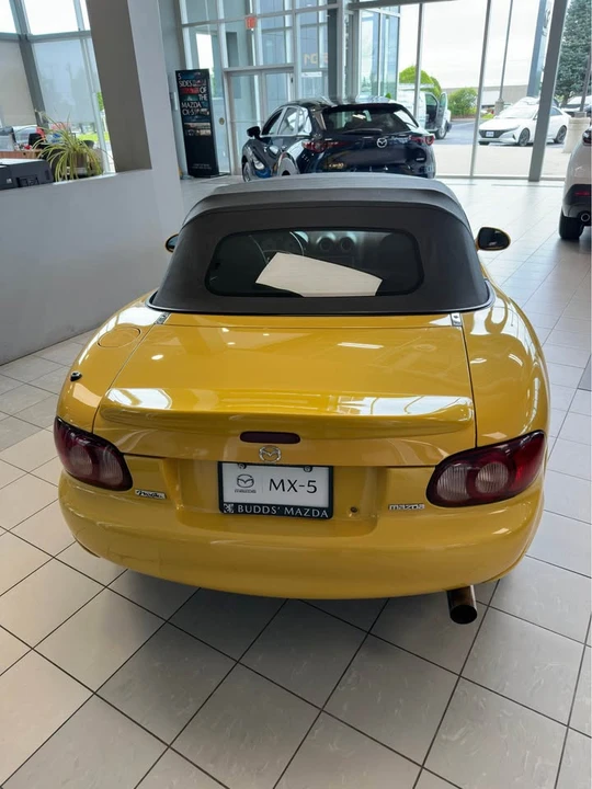 2002 Mazda NB MX-5 Miata - Image 5 of 14