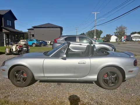 2002 Mazda MX-5 Miata