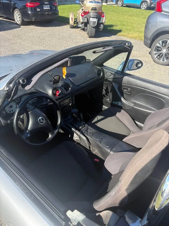 2002 Mazda NB MX-5 Miata - Image 5 of 8