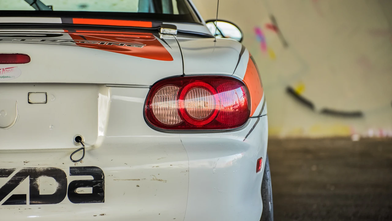 2002 Mazda NB MX-5 Miata - Image 25 of 31