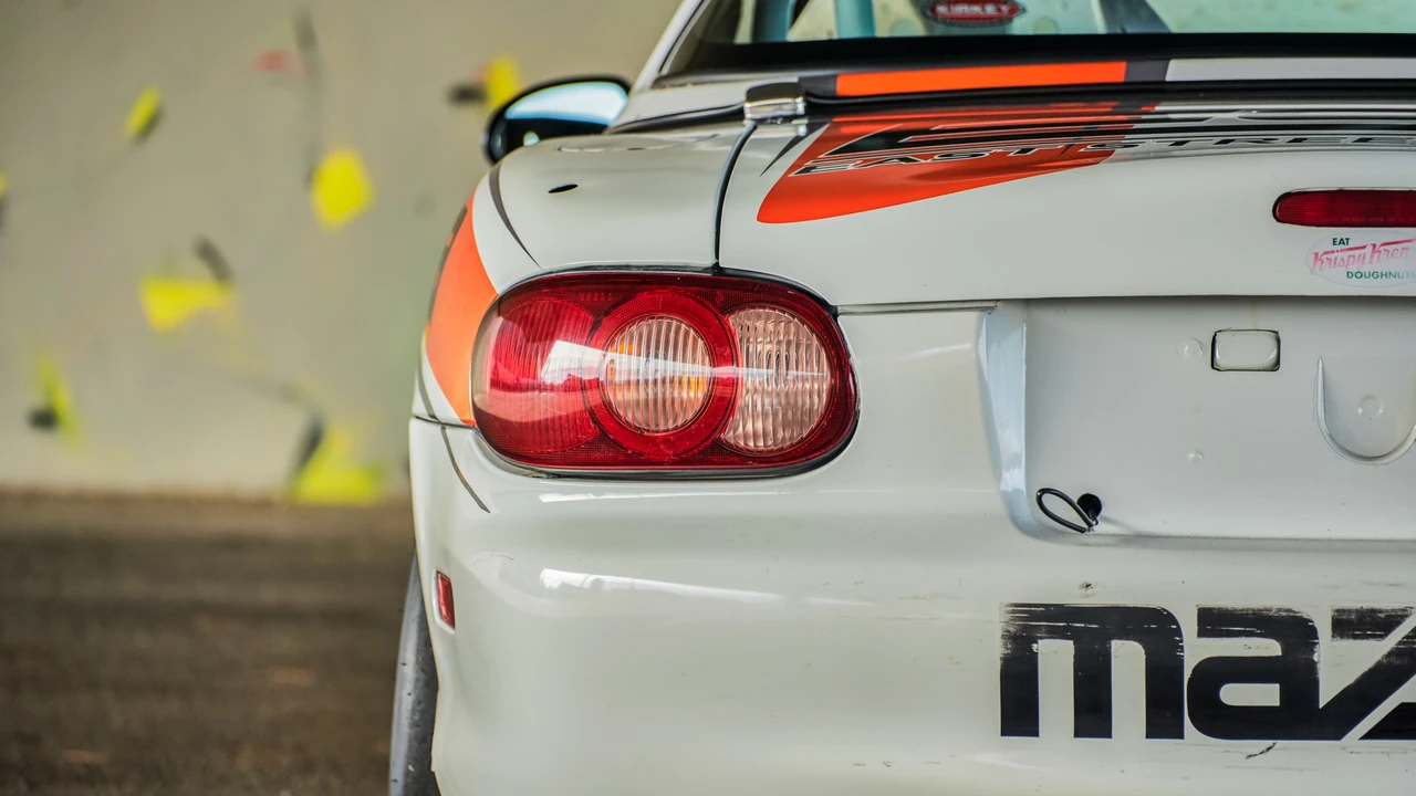 2002 Mazda NB MX-5 Miata - Image 26 of 31