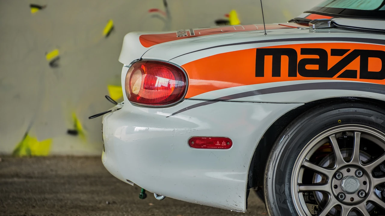 2002 Mazda NB MX-5 Miata - Image 28 of 31