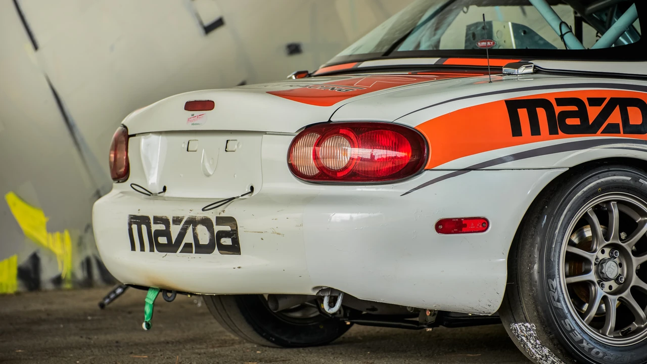 2002 Mazda NB MX-5 Miata - Image 29 of 31
