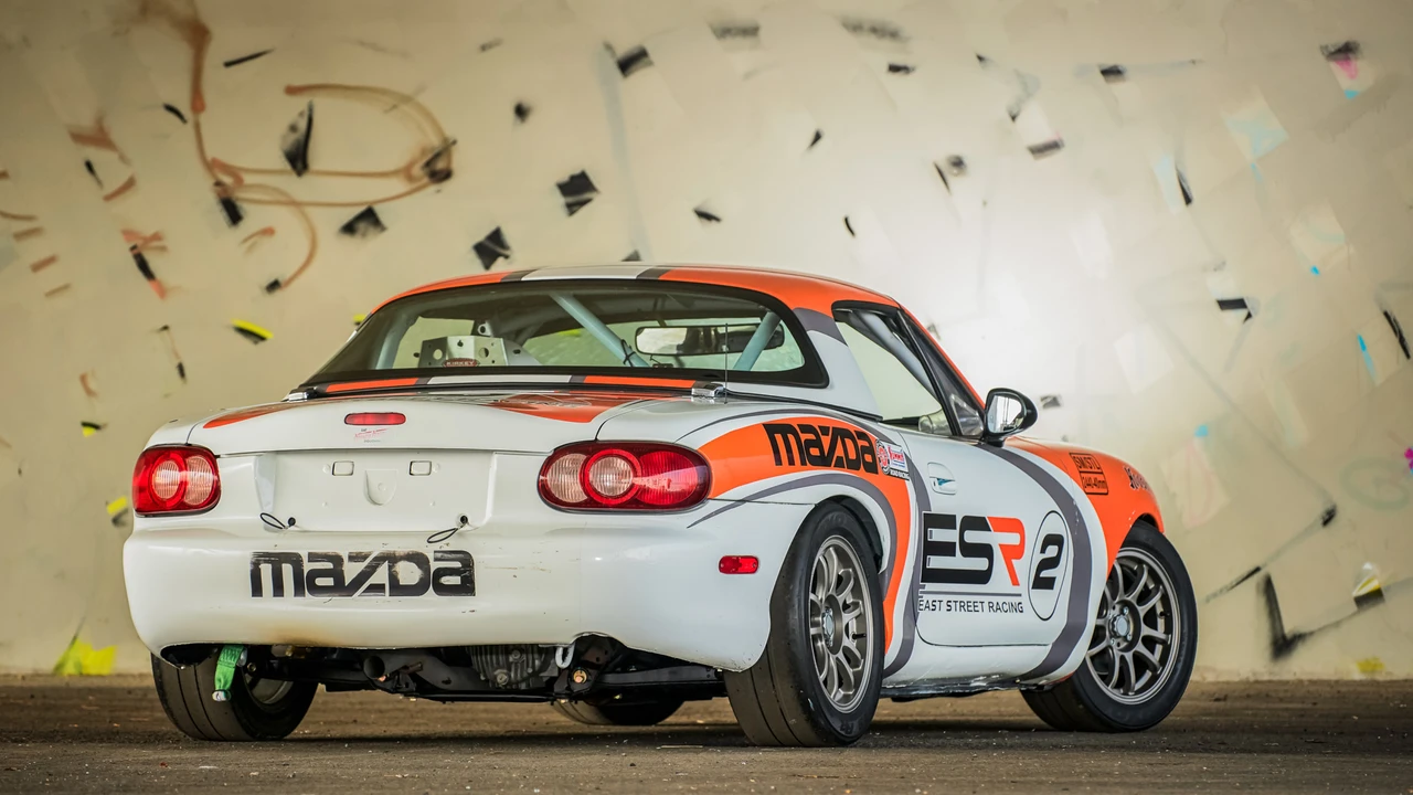2002 Mazda NB MX-5 Miata - Image 6 of 31