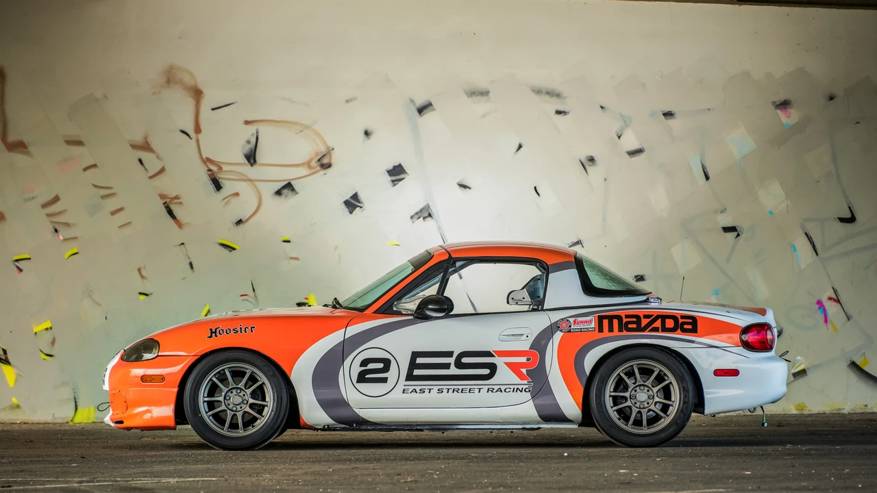 2002 Mazda NB MX-5 Miata - Image 3 of 31