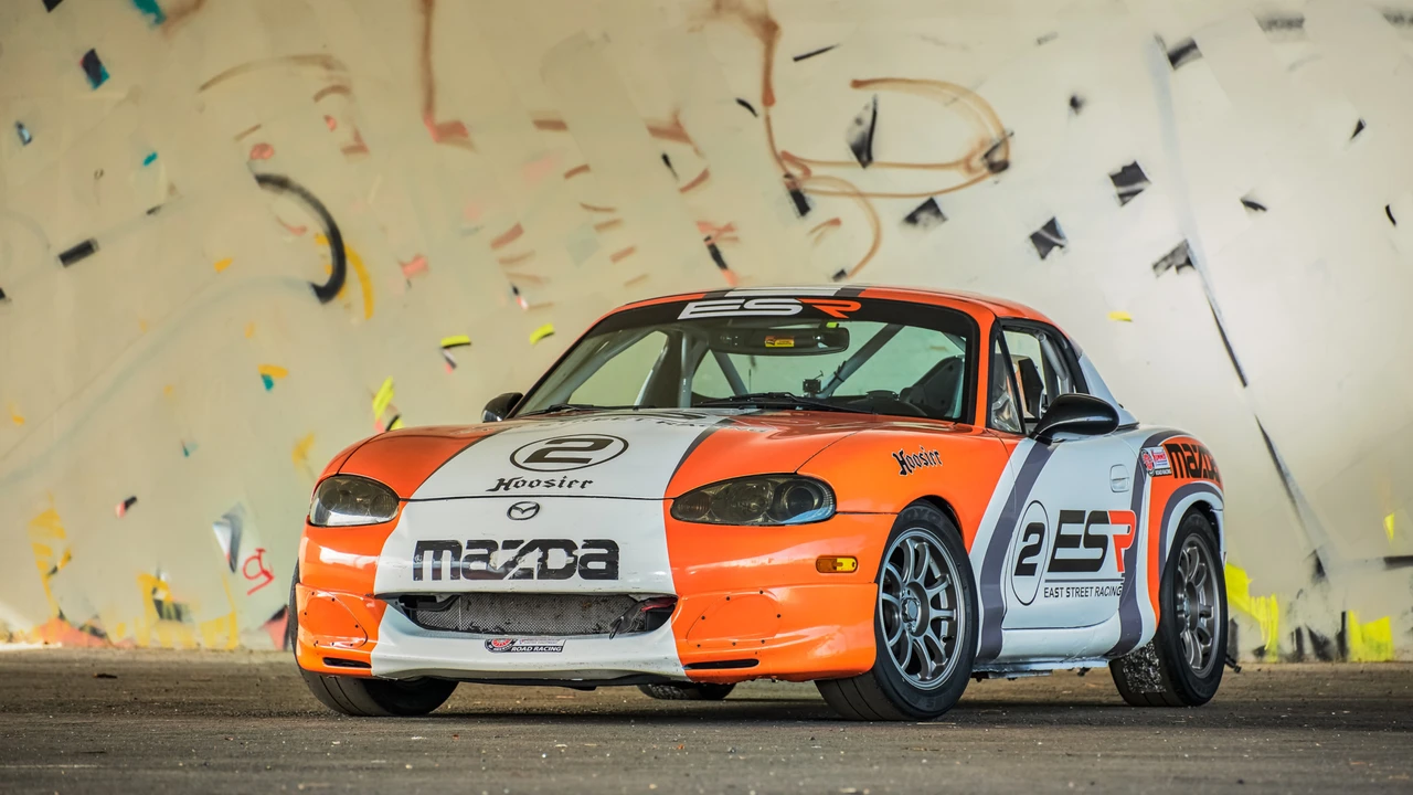 2002 Mazda NB MX-5 Miata - Image 2 of 31