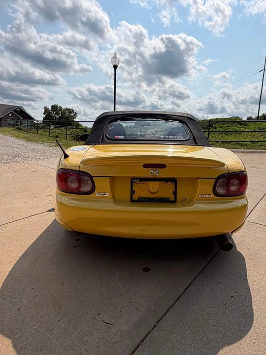 2002 Mazda NB MX-5 Miata - Image 4 of 8