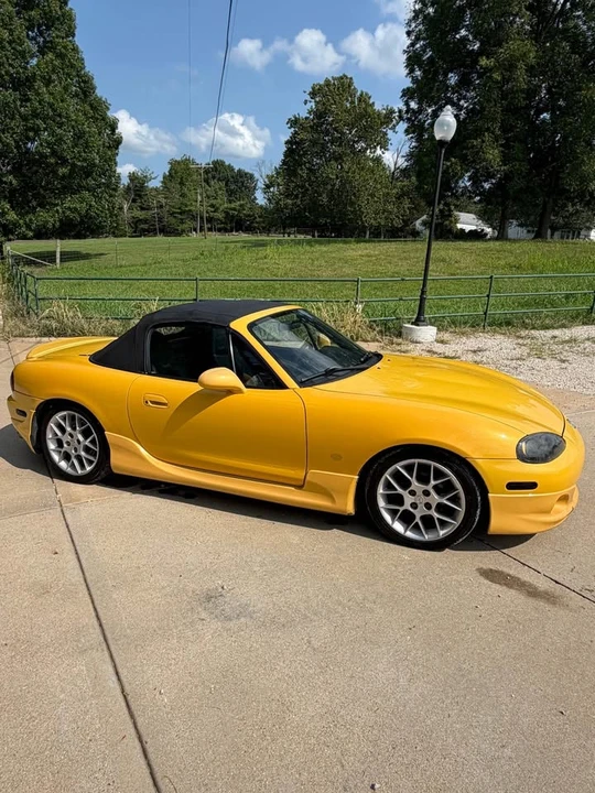 2002 Mazda NB MX-5 Miata - Image 5 of 8