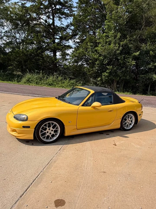2002 Mazda NB MX-5 Miata - Image 2 of 8