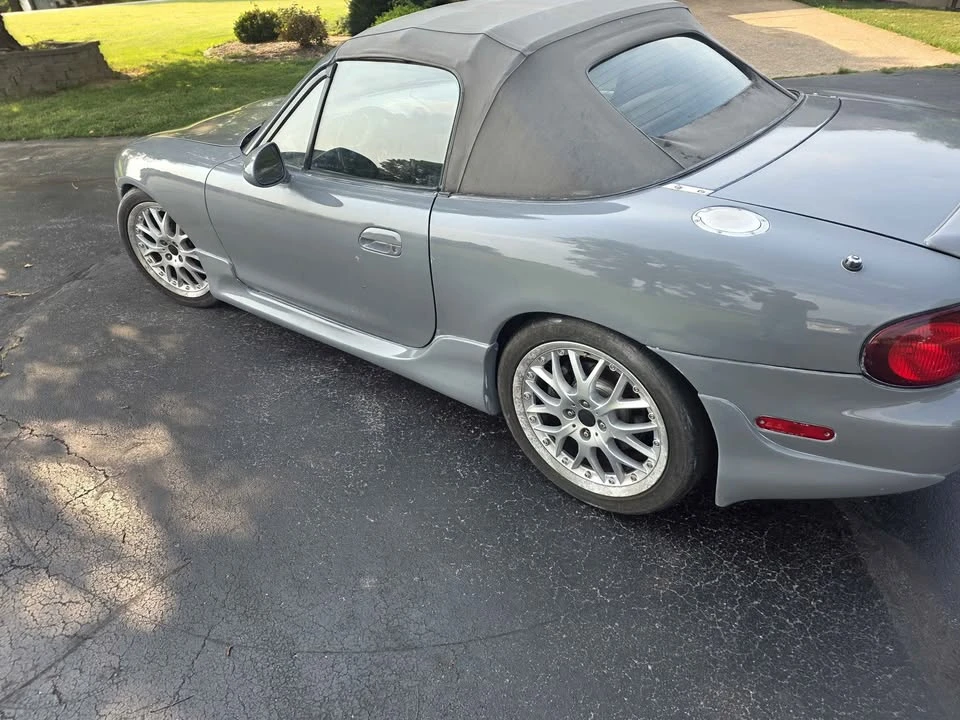2002 Mazda NB MX-5 Miata - Image 2 of 16