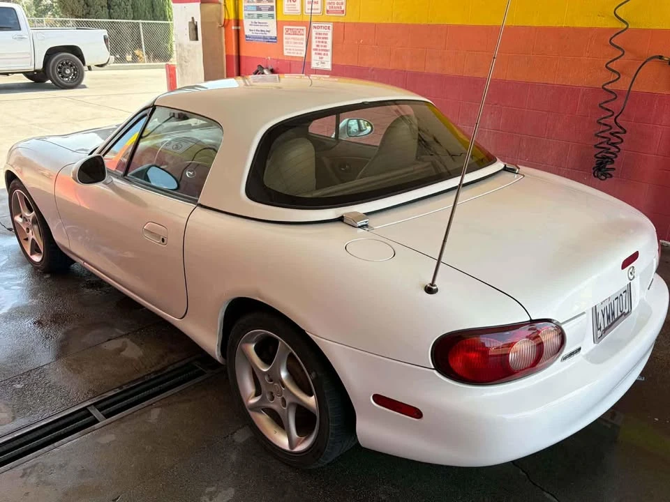 2002 Mazda NB MX-5 Miata - Image 9 of 13