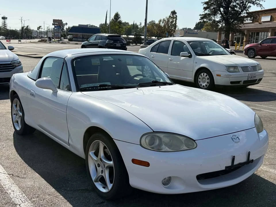 2002 Mazda NB MX-5 Miata - Image 2 of 13