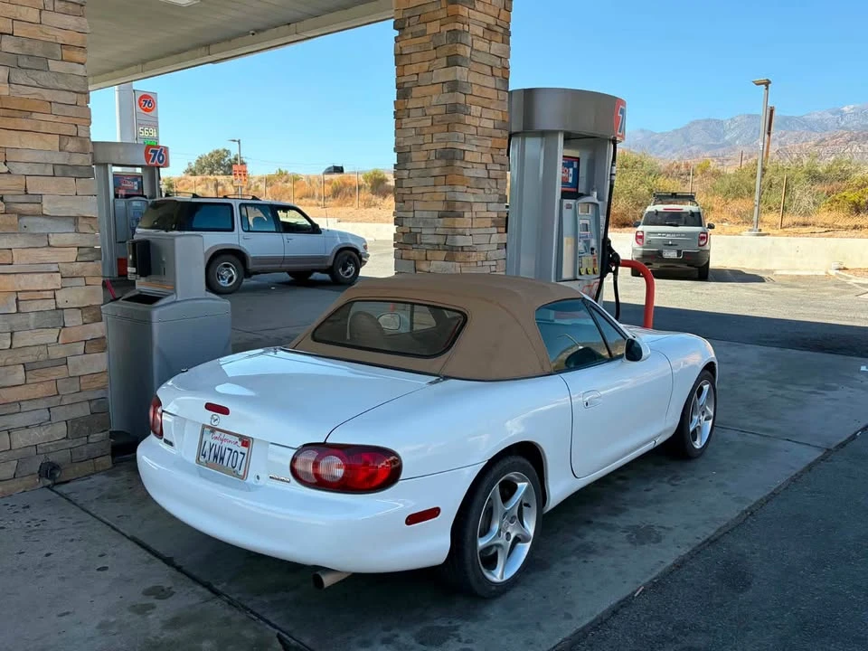 2002 Mazda NB MX-5 Miata - Image 9 of 17