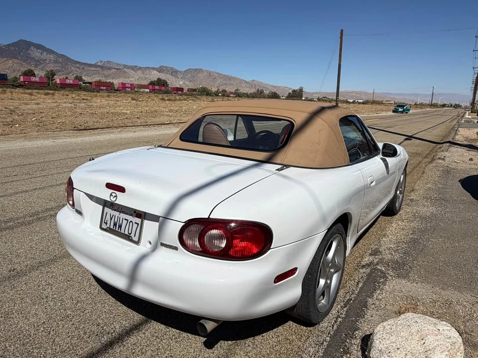 2002 Mazda NB MX-5 Miata - Image 5 of 12