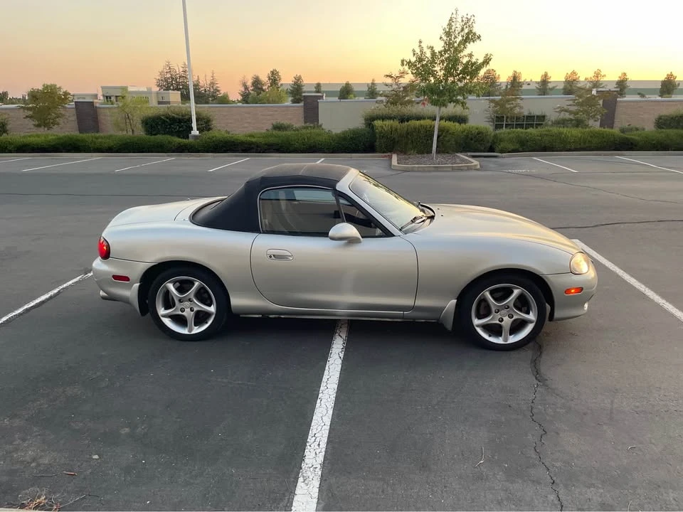 2002 Mazda NB MX-5 Miata - Image 5 of 15
